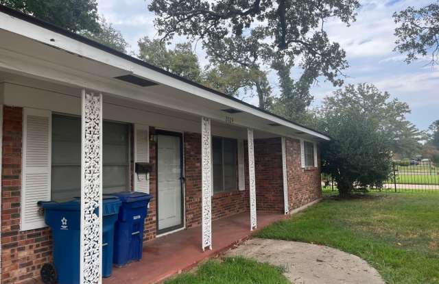 Super cute... - 2024 Caroline Street, Shreveport, LA 71108