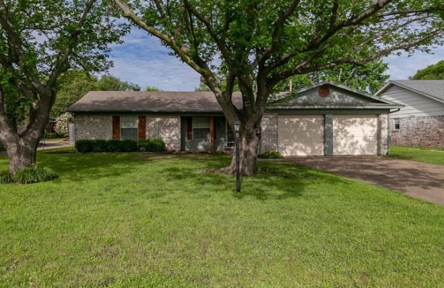 1108 Bryant Street - 1108 Bryant Street, Benbrook, TX 76126