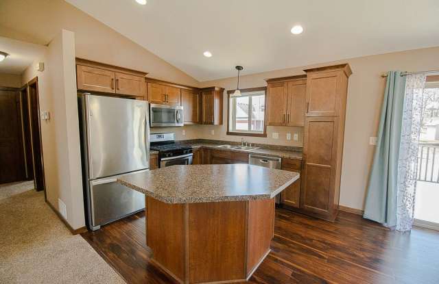 Move‑In Ready NW Rochester Home with Finished Lower Level photos photos