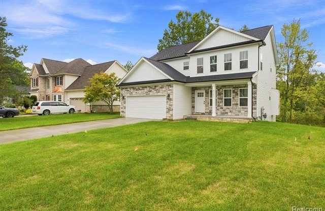 6149 Woodridge Lane Gallery 2