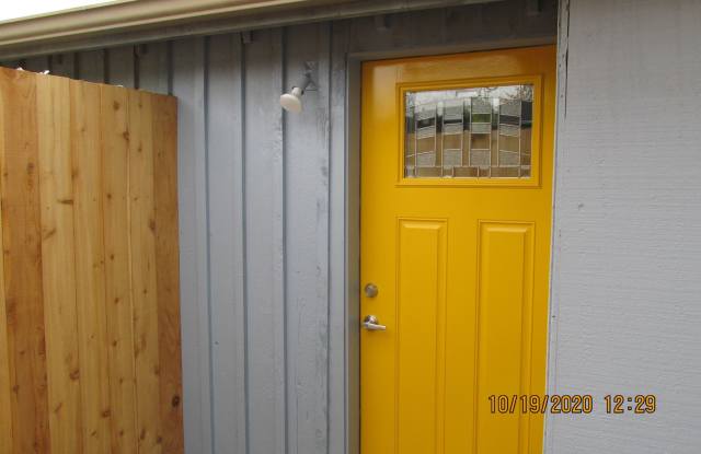 2 Bedroom house in Burlington Gallery 2