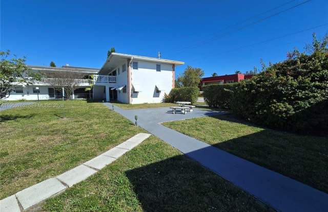 1711 NW 46th Ave photos photos