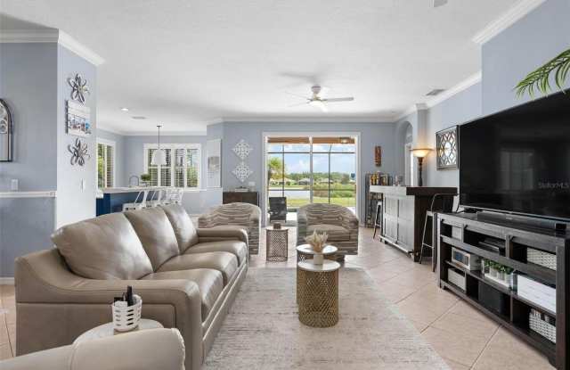 5012 Lakehurst Court Gallery 4