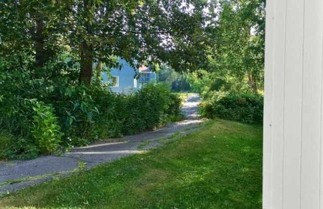 South Anchorage Beautiful two story 2bedroom Gallery 3