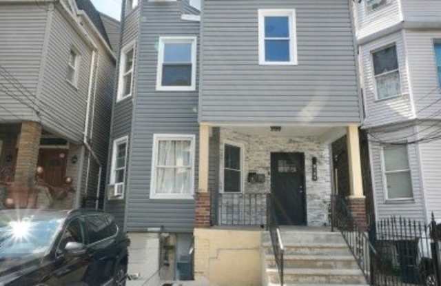 184 N 11Th St  2nd Floor photos photos