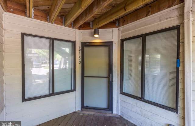 18430 BISHOPSTONE CT #305 Gallery 2