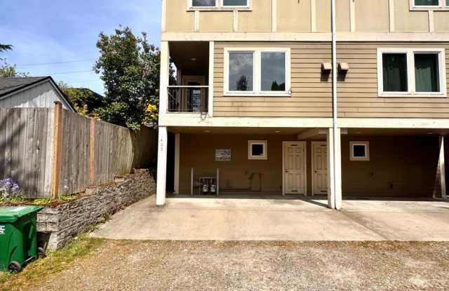 Convenient Northgate 3B Townhome Gallery 3