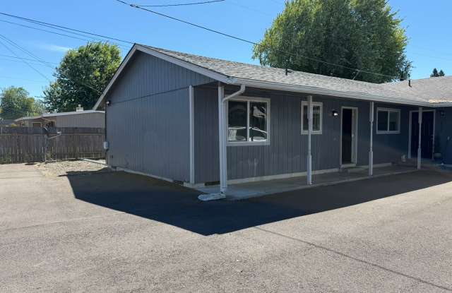 2523 Pine Ln SE Gallery 3