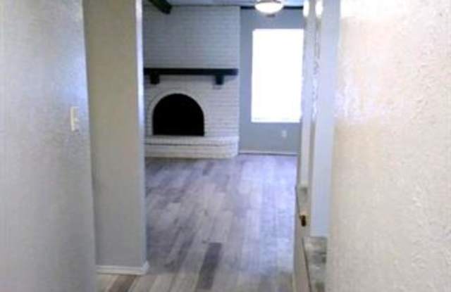 501 Edmonds Way Gallery 3
