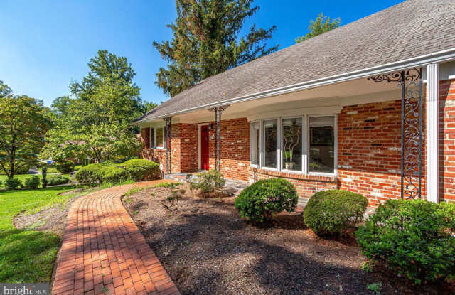 9208 SEVEN LOCKS ROAD Gallery 4