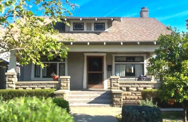 3 Bed | 2 Bath | Beautiful Craftsman Home in Historic Jefferson Park - 2345 West 30th Street, Los Angeles, CA 90018