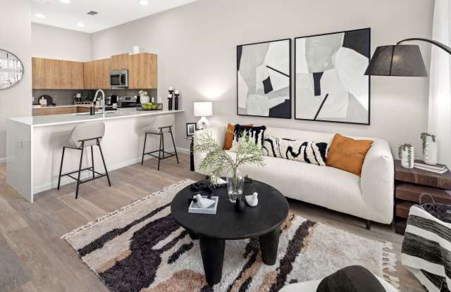 Deseo Grande Gallery 2
