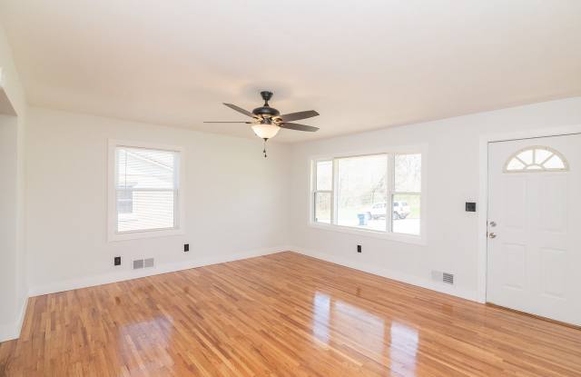 110 North Bluff Street Gallery 4