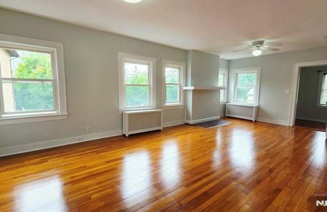 181 Grand Avenue Gallery 2