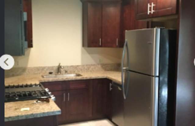 2 bed, 1 bath River Ridge apartment on 2nd floor!!! Gallery 4