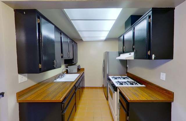 2 Bedroom 2 Bathroom Condo in the Desirable City of La Habra Gallery 3