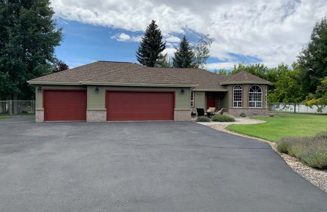 4 Bedroom, 2 Bath near Pine Grove photos photos