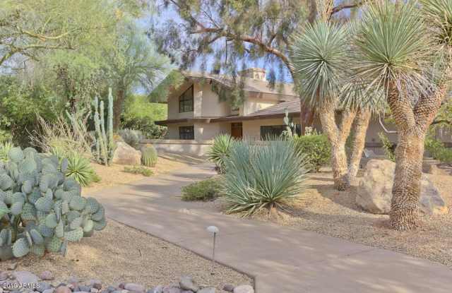 9816 E KALIL Drive Gallery 3