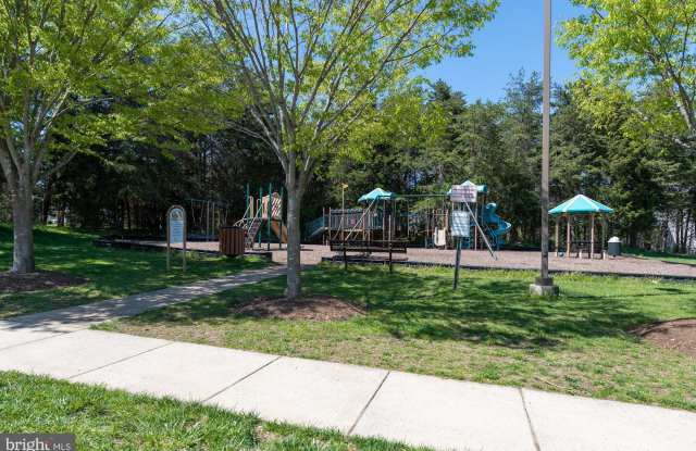 13725 DENHAM WAY Gallery 4