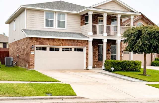 *PENDING* Beautiful Home in Yowell Ranch Gallery 3