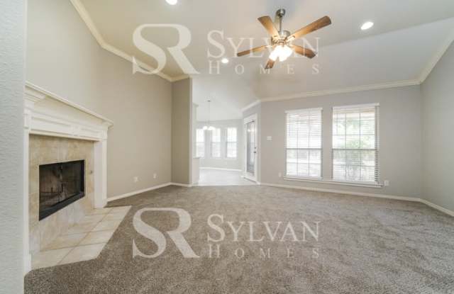 1109 Greenwood Court Gallery 3
