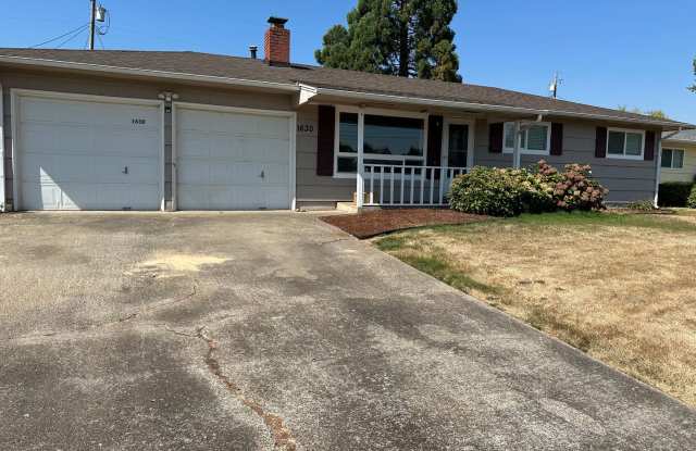 Very Clean 3 Bedroom 1 Bath Home With Central AC And A Fenced Backyard In Albany photos photos