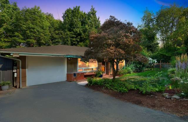 Spacious 4BR 2 Bath Home in Seattle photos photos