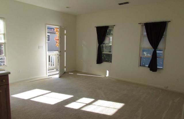 1100 Taraya Terrace #B Gallery 2