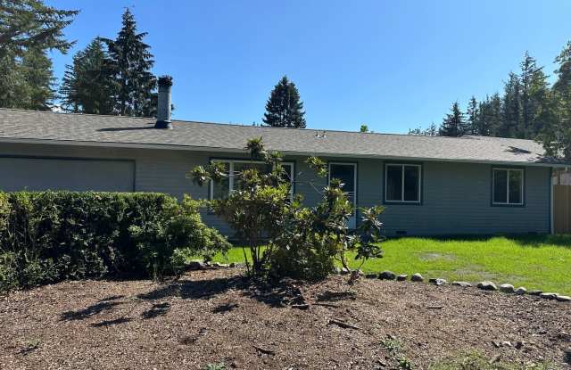 Welcome to this charming 3 bedroom, 2 bathroom home + Office + Large Shed + Mt Si View! photos photos