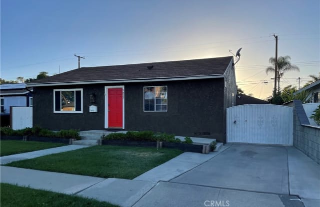 5827 Pennswood Avenue - 5827 Pennswood Avenue, Lakewood, CA 90712