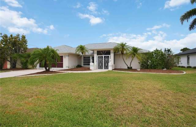 63 CLUBHOUSE Road Gallery 2