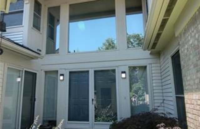 7276 SIMSBURY Drive Gallery 3