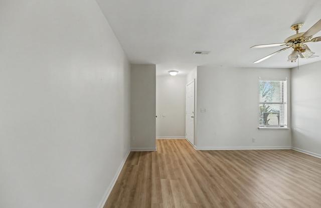 5225 Marseilles Dr. Gallery 4