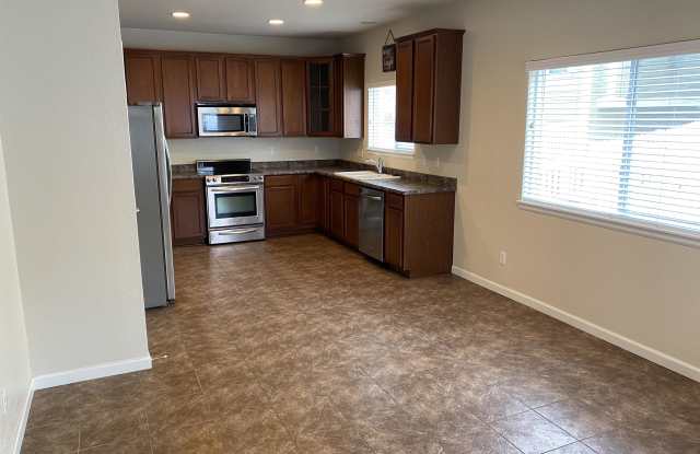 3562 E 141st Pl Gallery 3