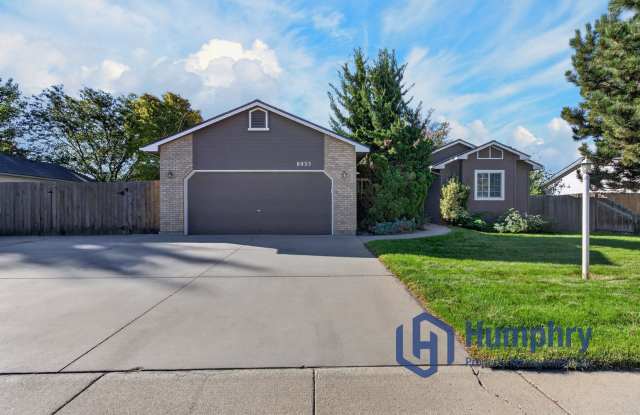 Meridian home with plenty of space, large yard and RV parking photos photos