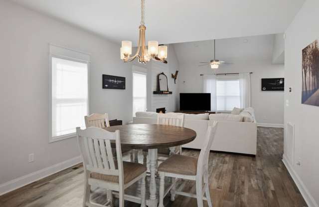 Like New Three Bedroom! Gallery 3