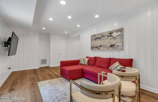 2 Roslyn Drive Gallery 4