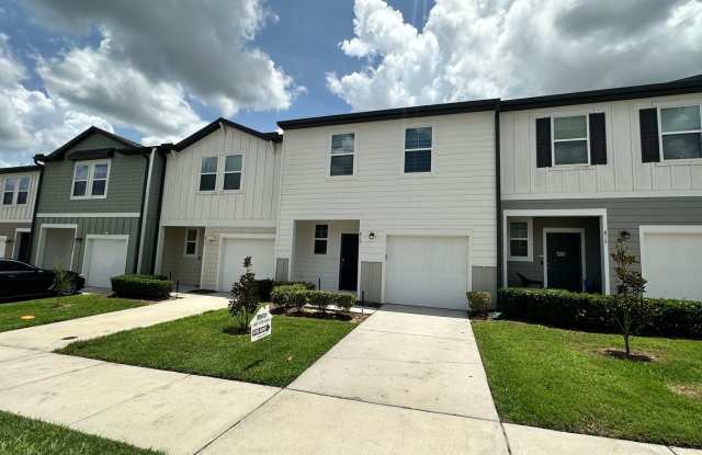 Cozy 3/2 town home in Davenport with garage! Available now! photos photos