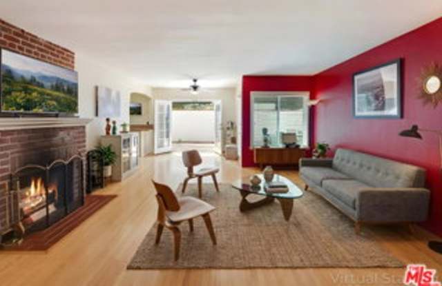 3740 Lankershim Boulevard Gallery 3