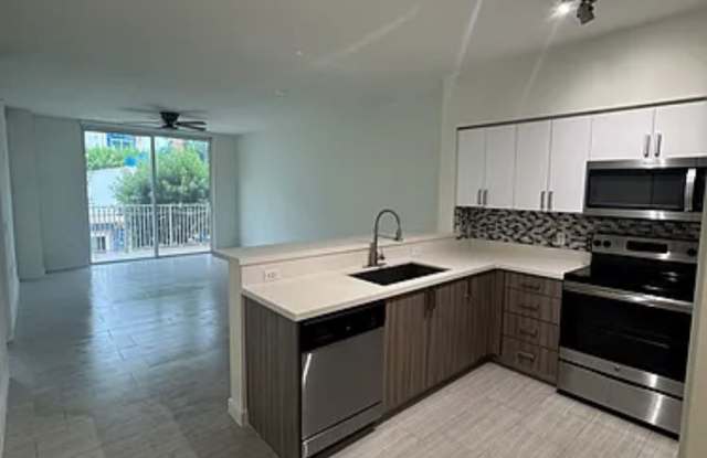 445 Northeast 39th Street photos photos