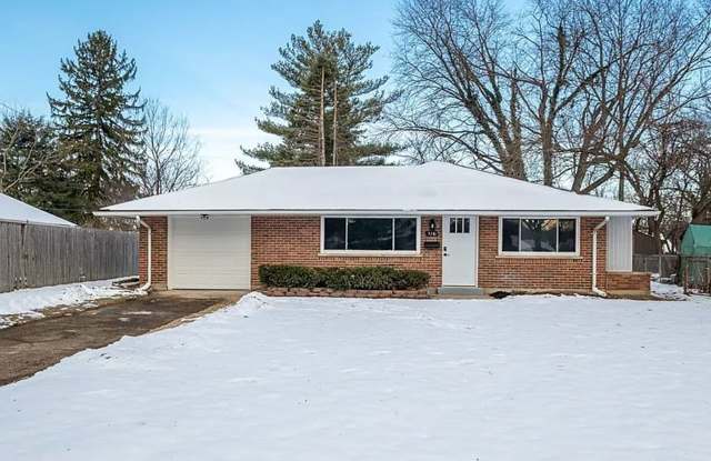 Absolutely Stunning 3BR Ranch in Kettering | Designer Finishes + Huge Backyard photos photos