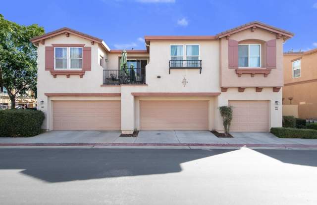 Spacious 3/3 Townhouse in North Clovis photos photos