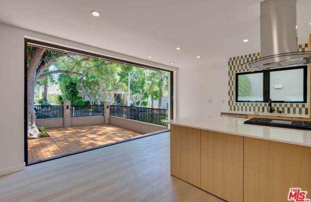 1223 Havenhurst Dr Gallery 2