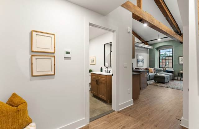 201 Leverington Avenue - 314 Gallery 2