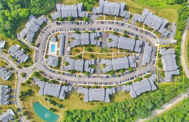 MAIN LEVEL LIVING IN GATED COMMUNITY Gallery 3