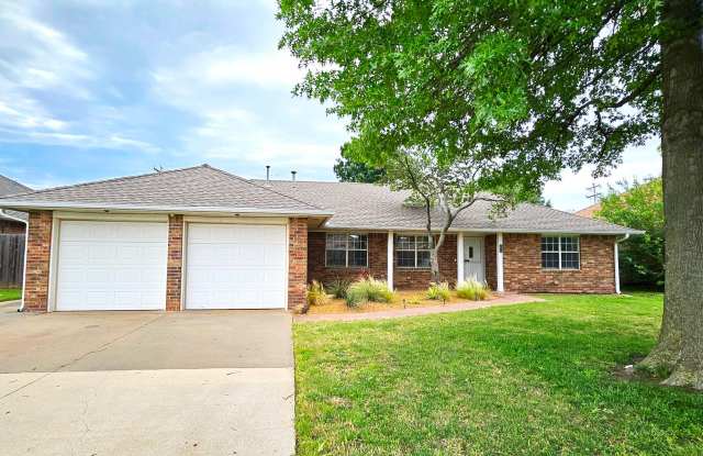 Inviting Home with Bonus Workshop Space! photos photos
