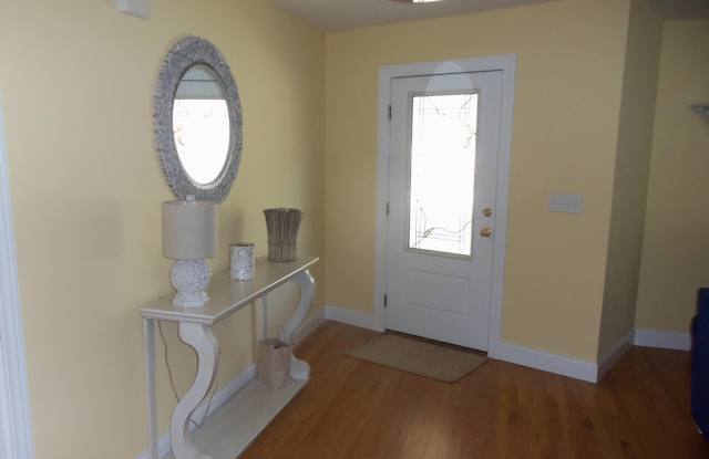 217 3rd Avenue Gallery 2