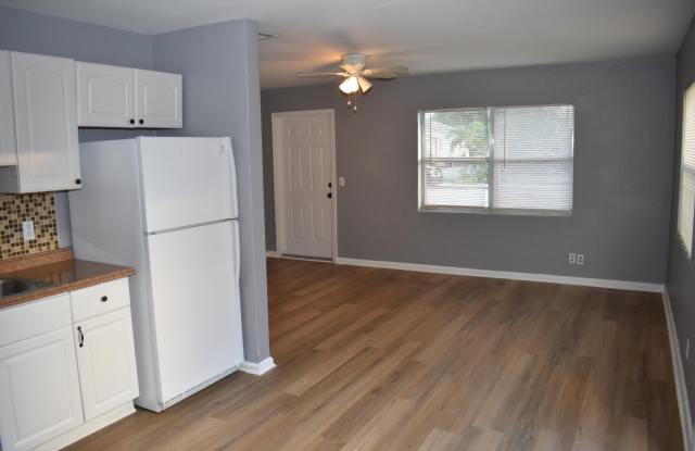 511 Hunter Street - 511 Hunter Street, West Palm Beach, FL 33405