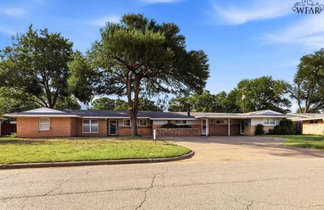 4202 MEADOWBROOK DRIVE Gallery 1