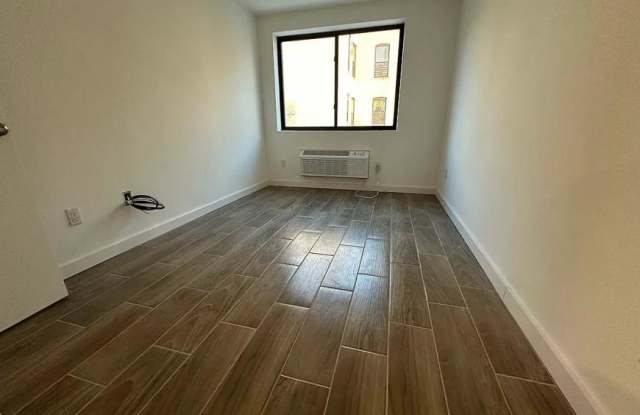 2415 Arthur Avenue Gallery 2